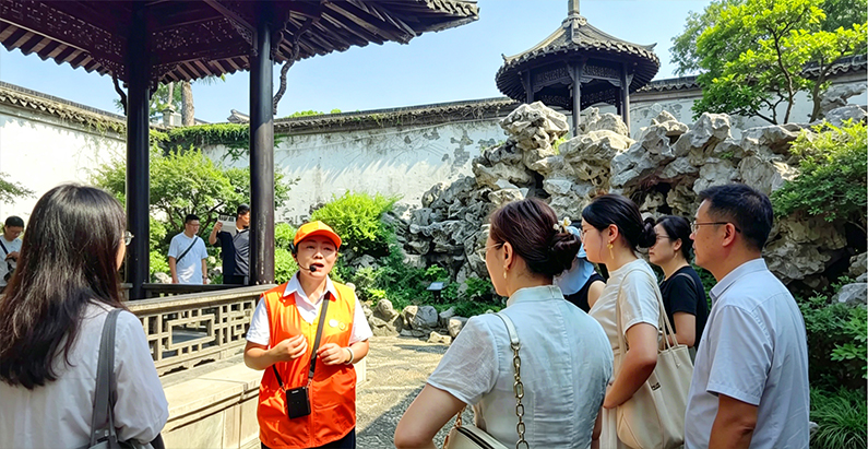 双语导游服务